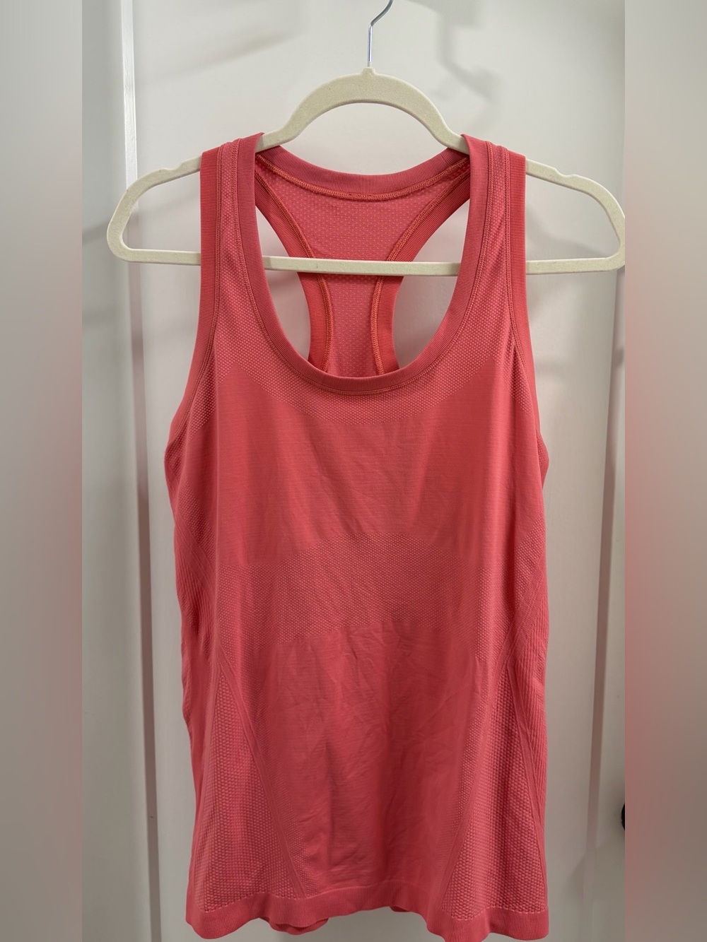 Athleta Momentum Seamless Tank in Coral Pink | Size XLarge